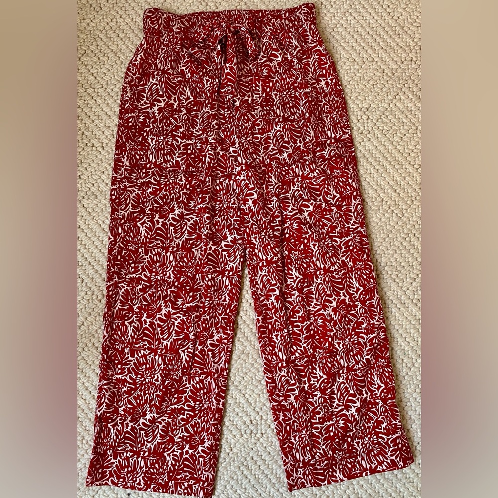 Club Monaco Red and White Patterned Pants with Bow Tie Belt (NWT)